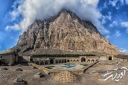 محوطه بیستون بیستون,کوه بیستون,محوطه بیستون